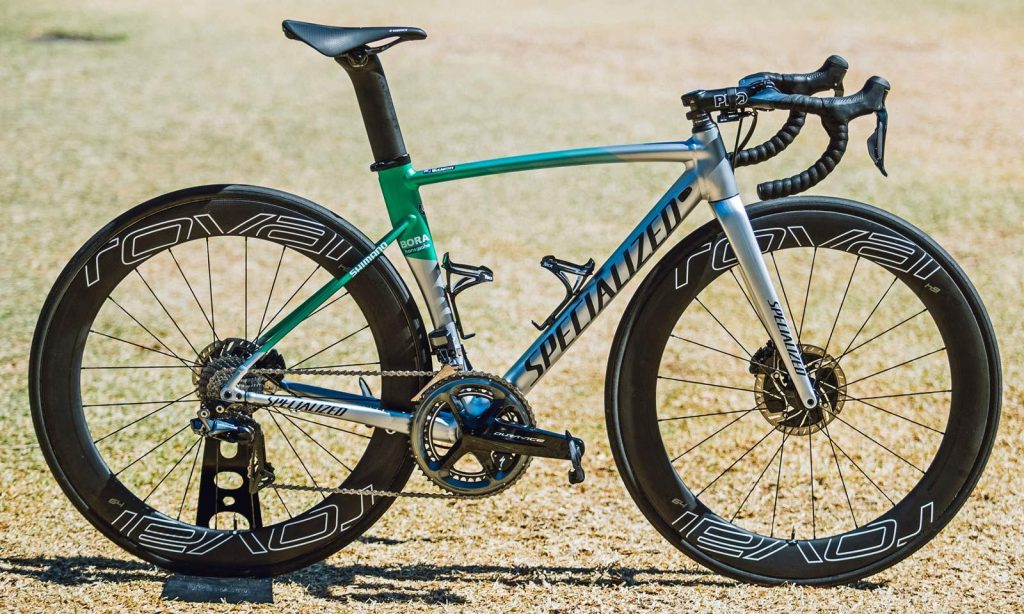 Tour du web Specialized-Allez-Sprint-Disc_BORA-edition_affordable-stiff-aluminum-aero-disc-brake-road-race-bike_Peter-Sagan_Down-Under-Classic-crit_courtesy-Specialized_photo-by-Cyclingimages_complete