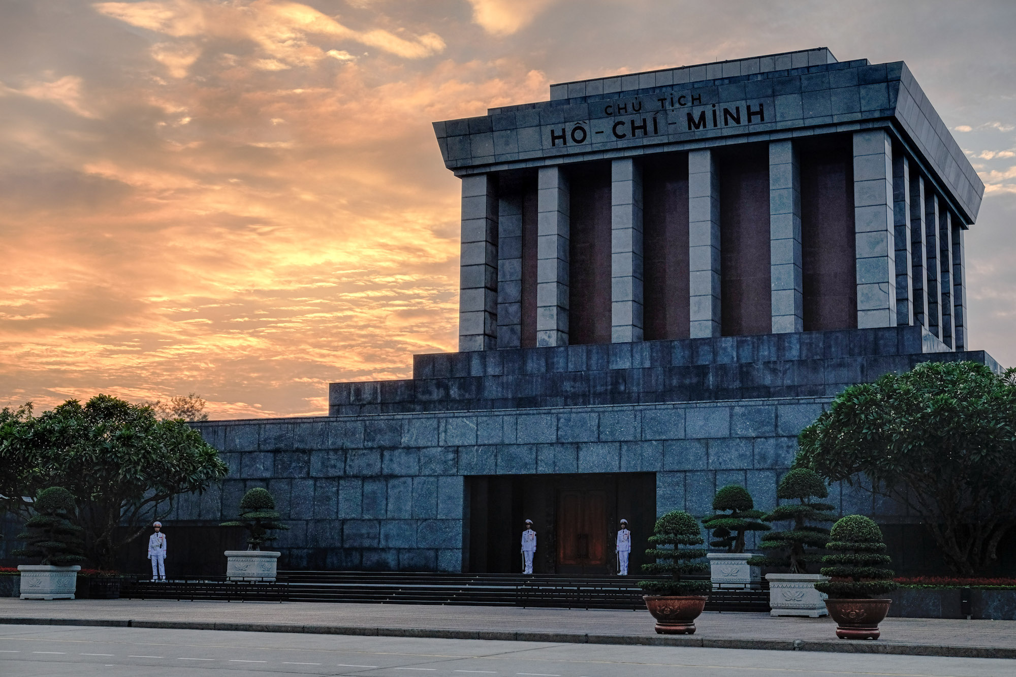 Mausolée Ho Chi Minh au coucher (Hanoï, Vietnam)