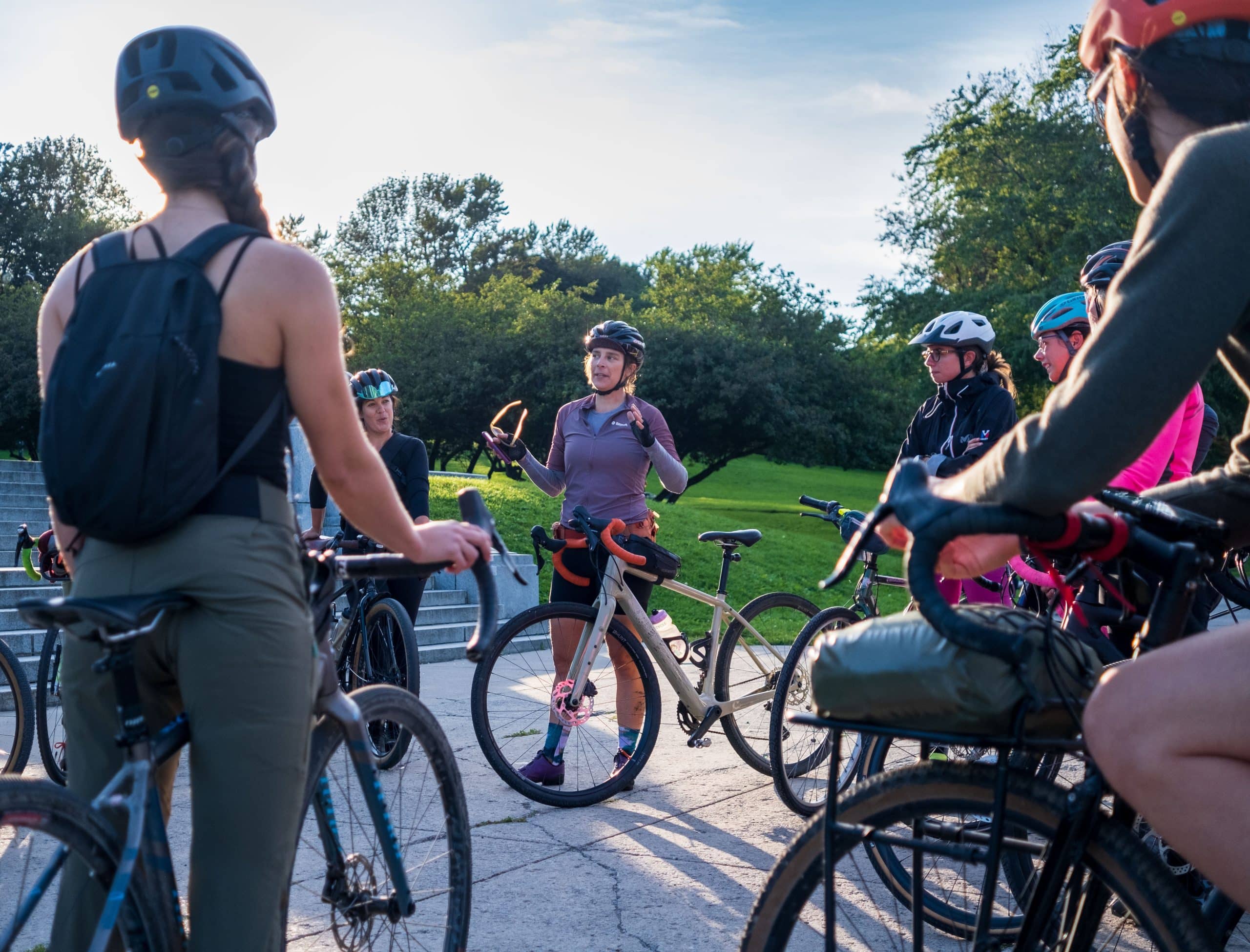 Club cycliste feminin Explorer la ville avec les Fines Garnottes Velo Mag