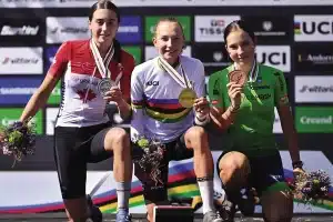 Rafaelle a remporté la médaille d’argent aux Championnats du monde junior de vélo de montagne, en Andorre.
